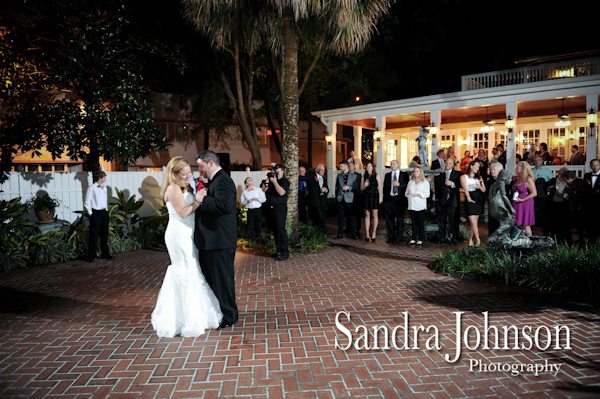 Best Courtyard Lake Lucerne wedding photographer - Sandra Johnson (SJFoto.com)